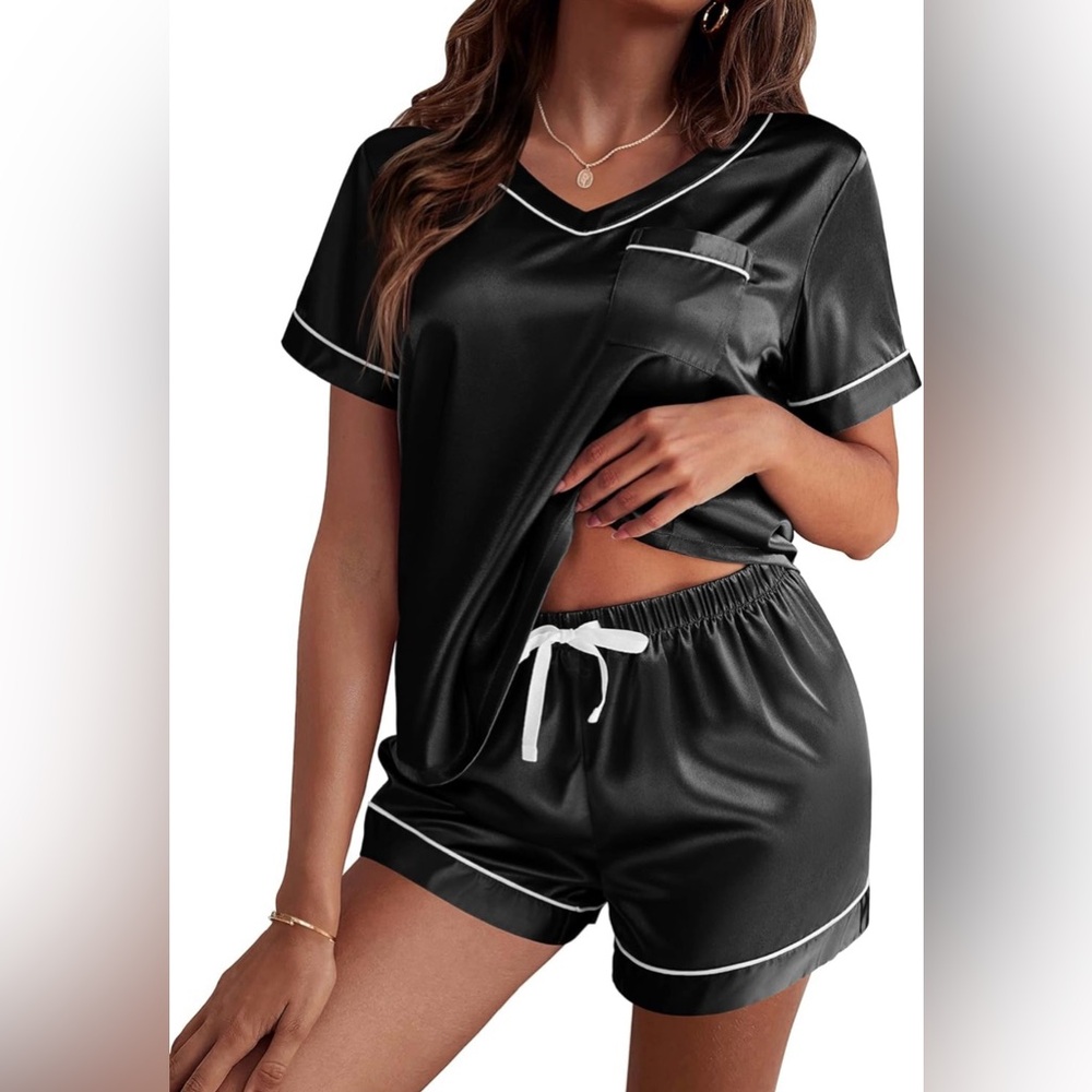 Black satin pajama set - Picture 8 of 10